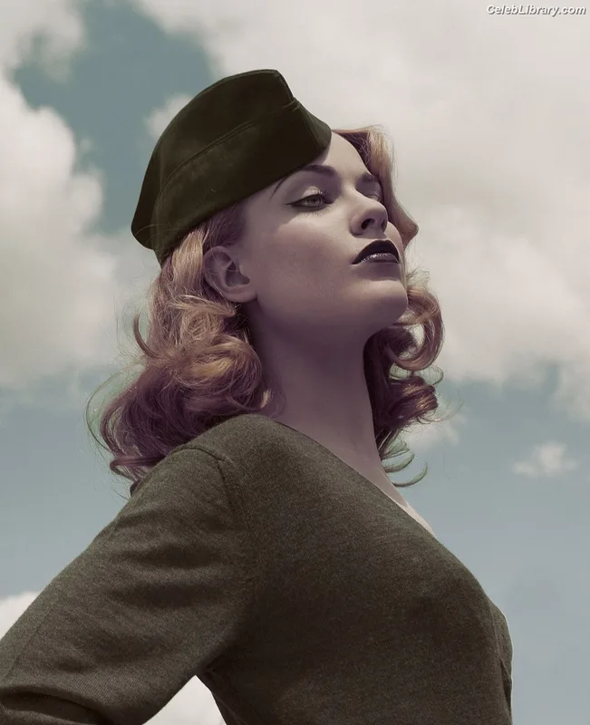 Evan Rachel Wood photo 9 of 75