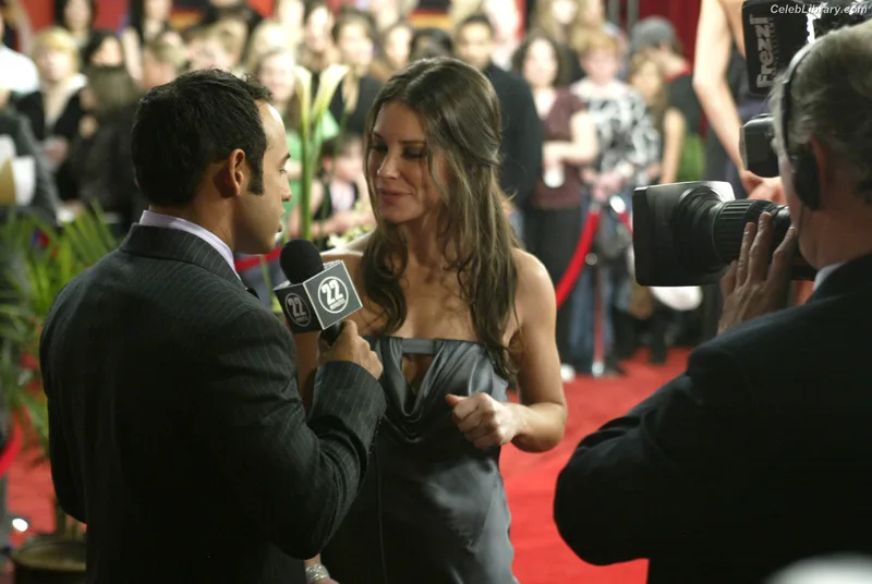 Evangeline Lilly photo 21 of 409