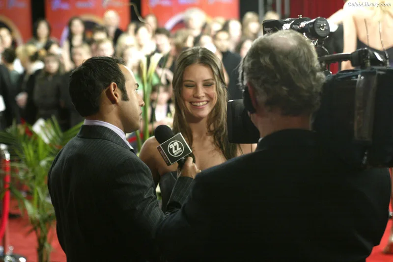 Evangeline Lilly photo 23 of 409