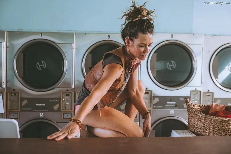 Evangeline Lilly photo 8 of 409