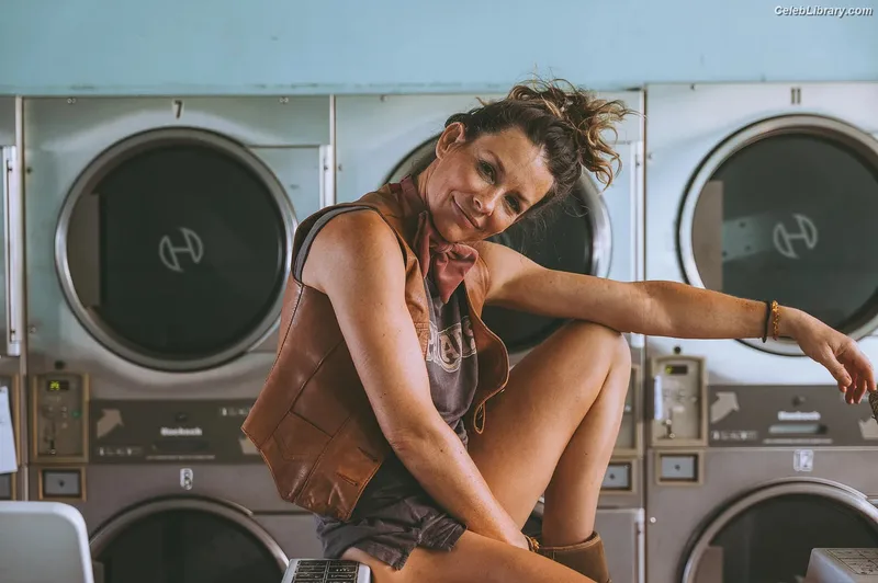 Evangeline Lilly photo 18 of 409