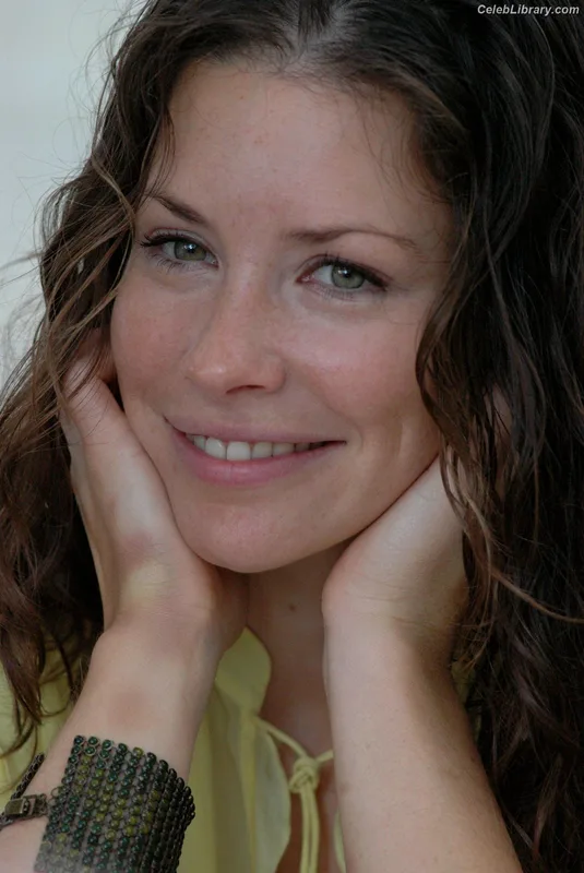 Evangeline Lilly photo 23 of 409