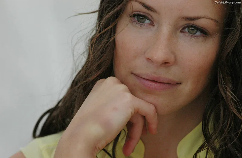 Evangeline Lilly photo 5 of 409
