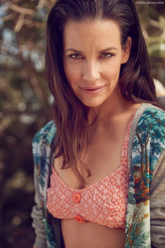 Evangeline Lilly photo 20 of 409