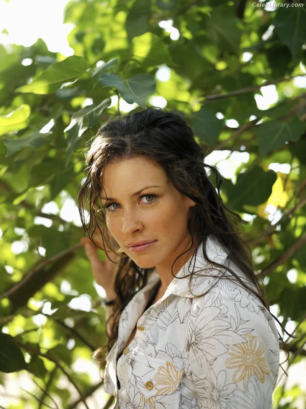 Evangeline Lilly photo 13 of 409