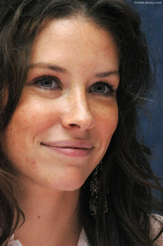 Evangeline Lilly photo 17 of 409