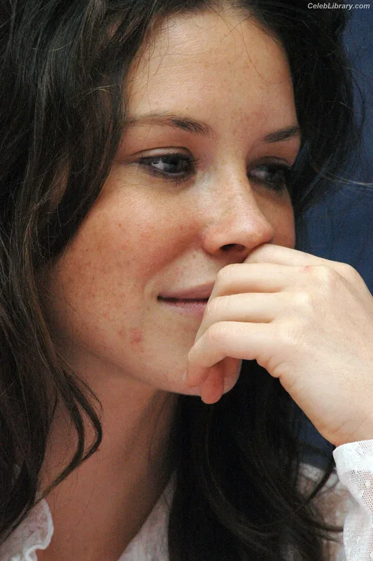 Evangeline Lilly photo 18 of 409
