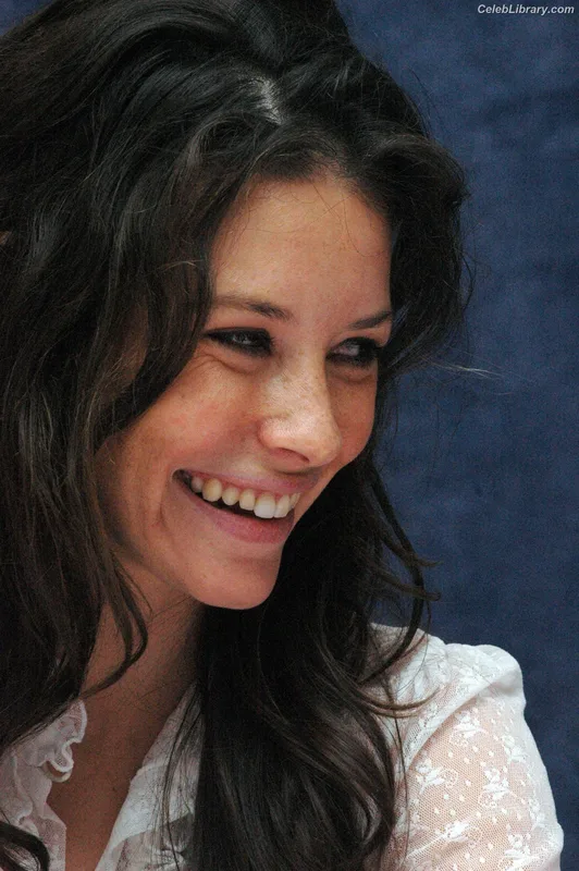 Evangeline Lilly photo 19 of 409