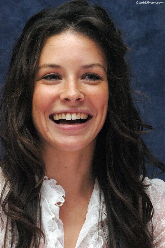 Evangeline Lilly photo 20 of 409