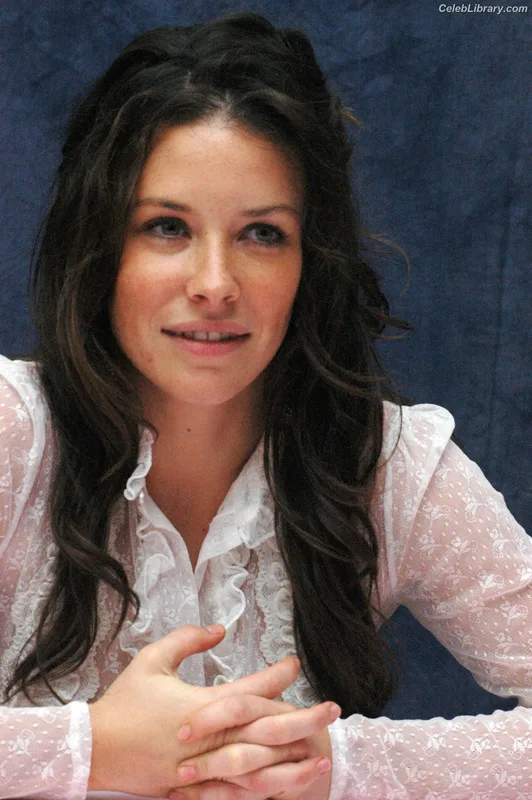 Evangeline Lilly photo 24 of 409