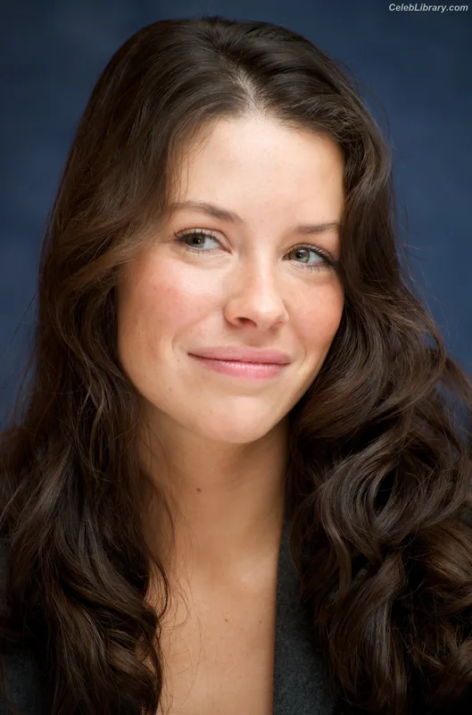 Evangeline Lilly photo 15 of 409