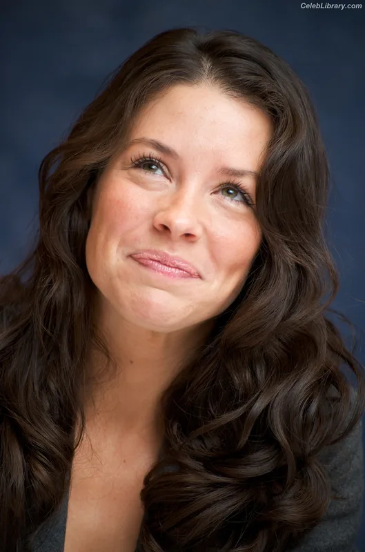 Evangeline Lilly photo 16 of 409