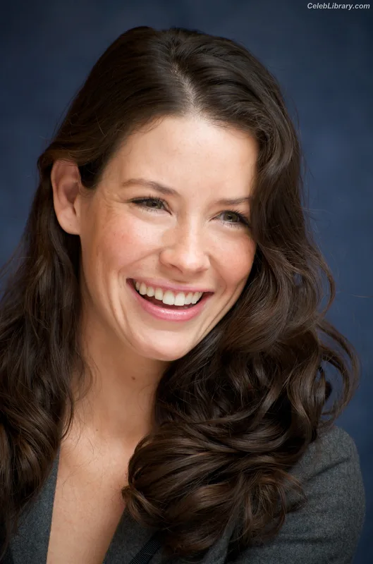 Evangeline Lilly photo 17 of 409