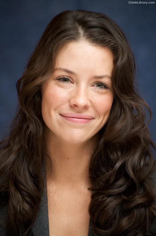 Evangeline Lilly photo 20 of 409