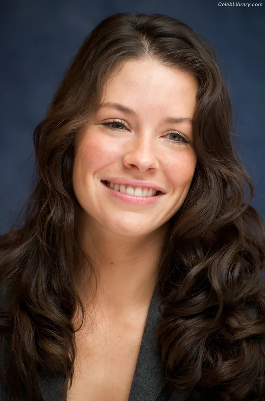 Evangeline Lilly photo 24 of 409