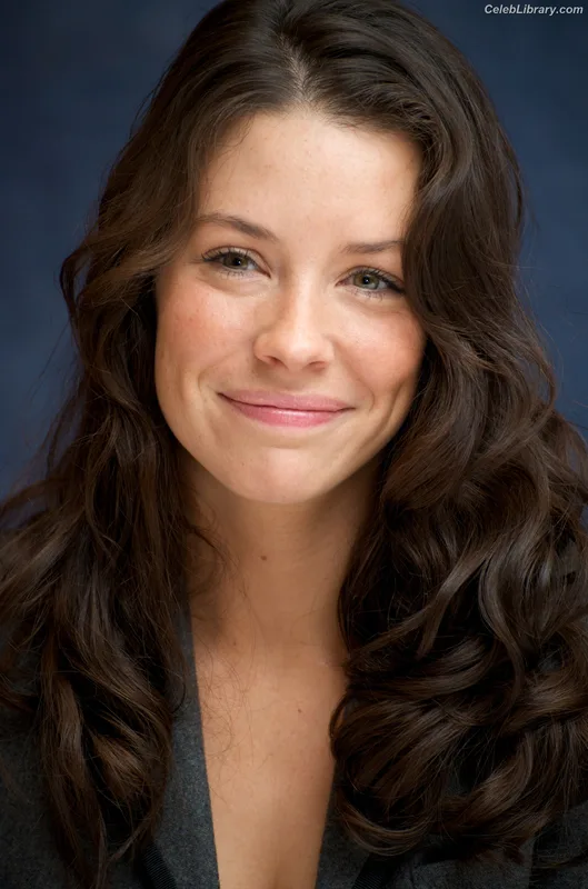 Evangeline Lilly photo 1 of 409