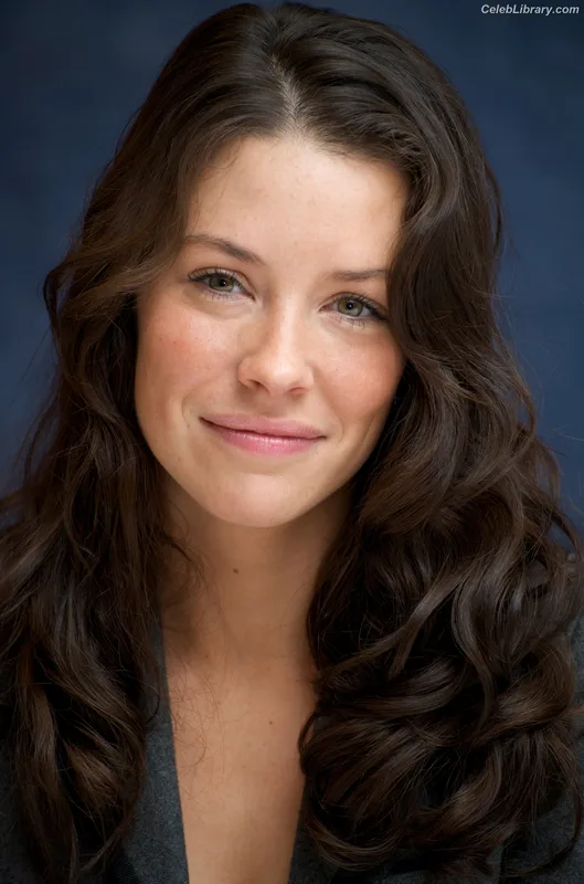 Evangeline Lilly photo 2 of 409