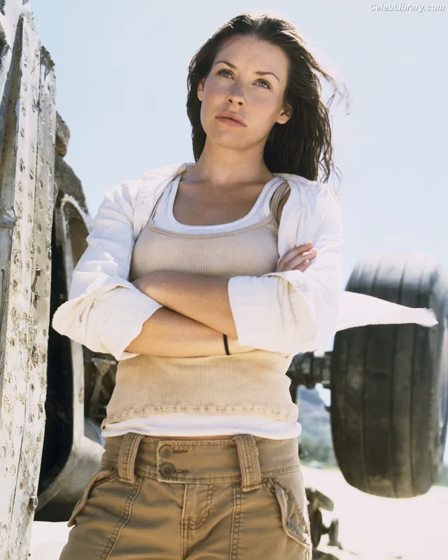 Evangeline Lilly photo 16 of 409