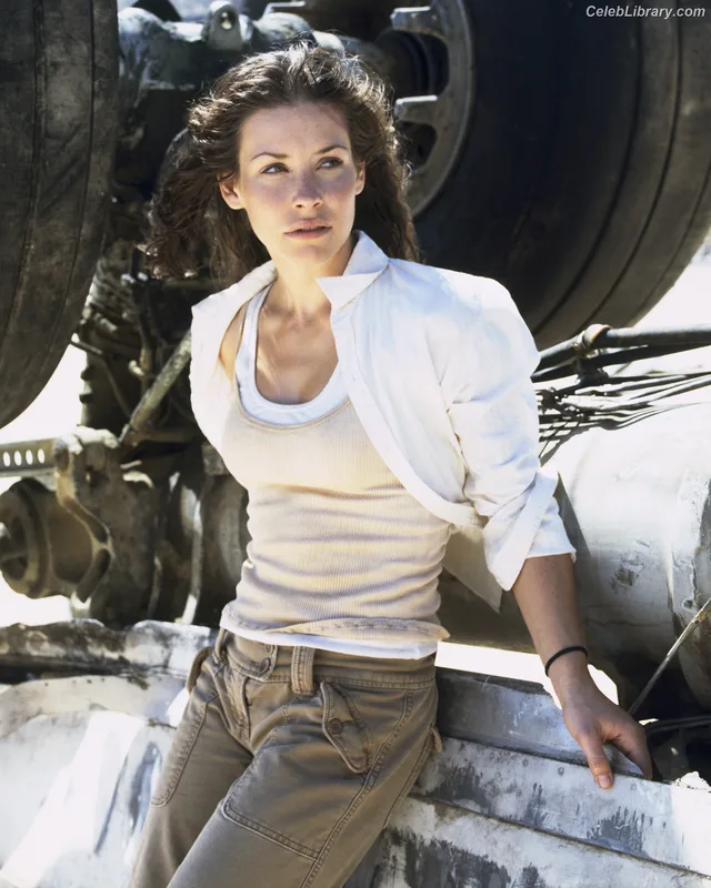 Evangeline Lilly photo 18 of 409