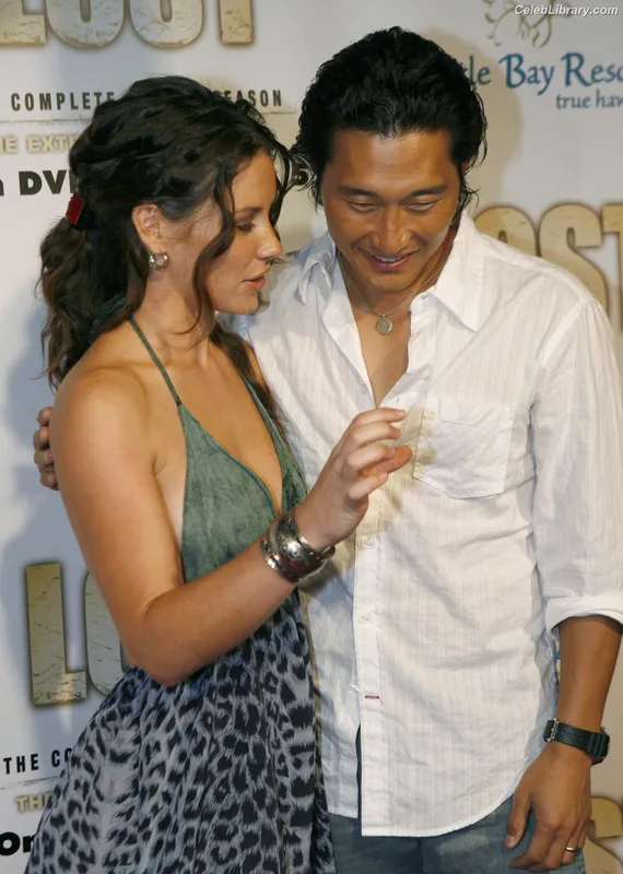 Evangeline Lilly photo 1 of 409