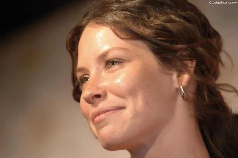Evangeline Lilly photo 21 of 409