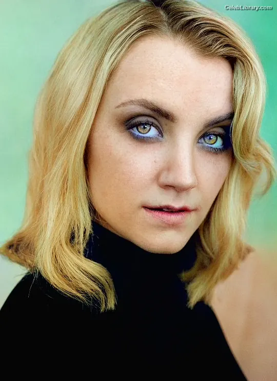 Evanna Lynch photo 17 of 389