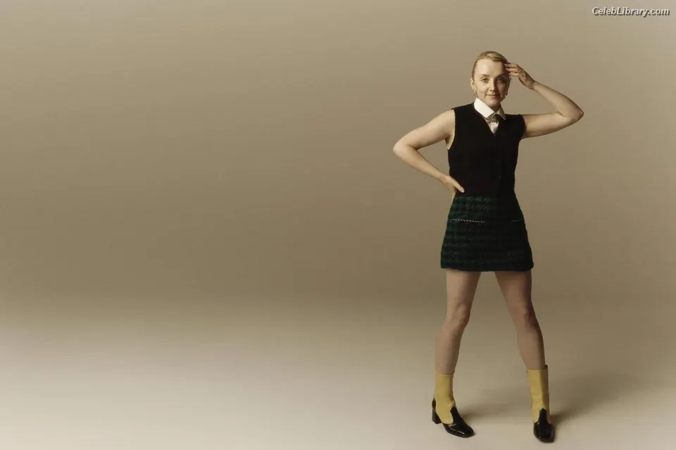 Evanna Lynch photo 20 of 389