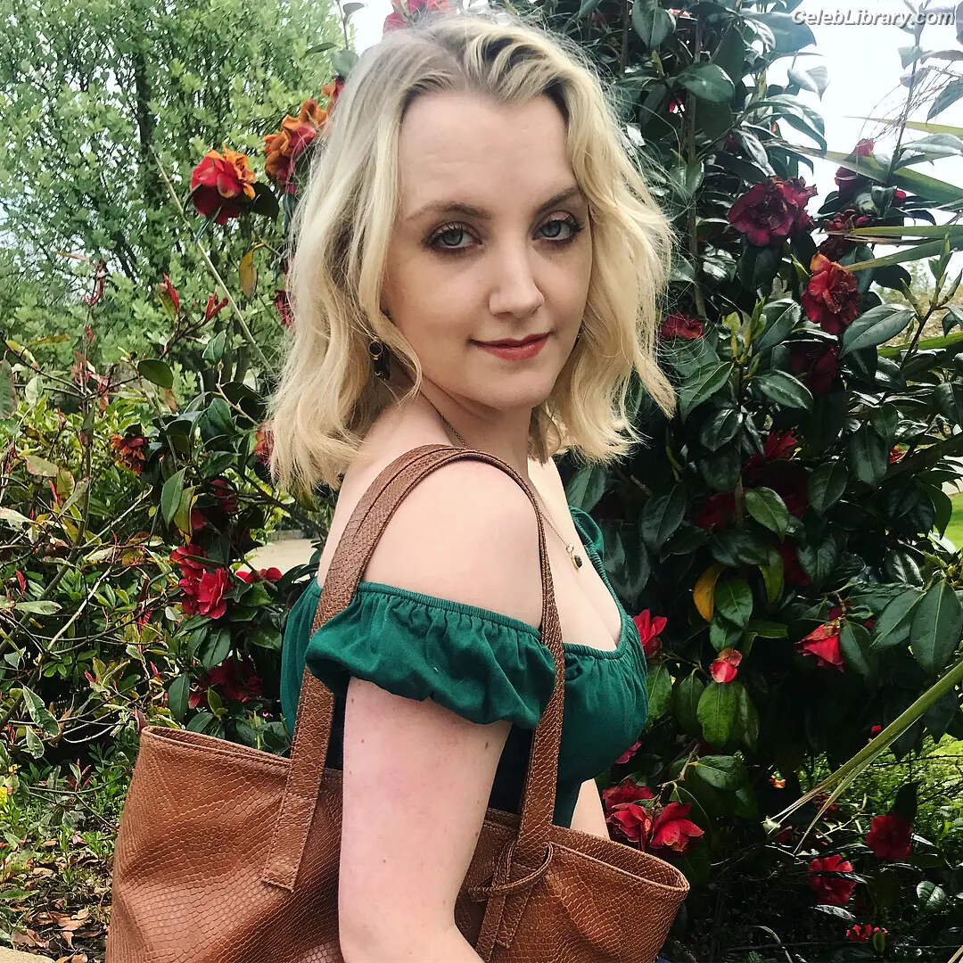 Evanna Lynch photo 19 of 389