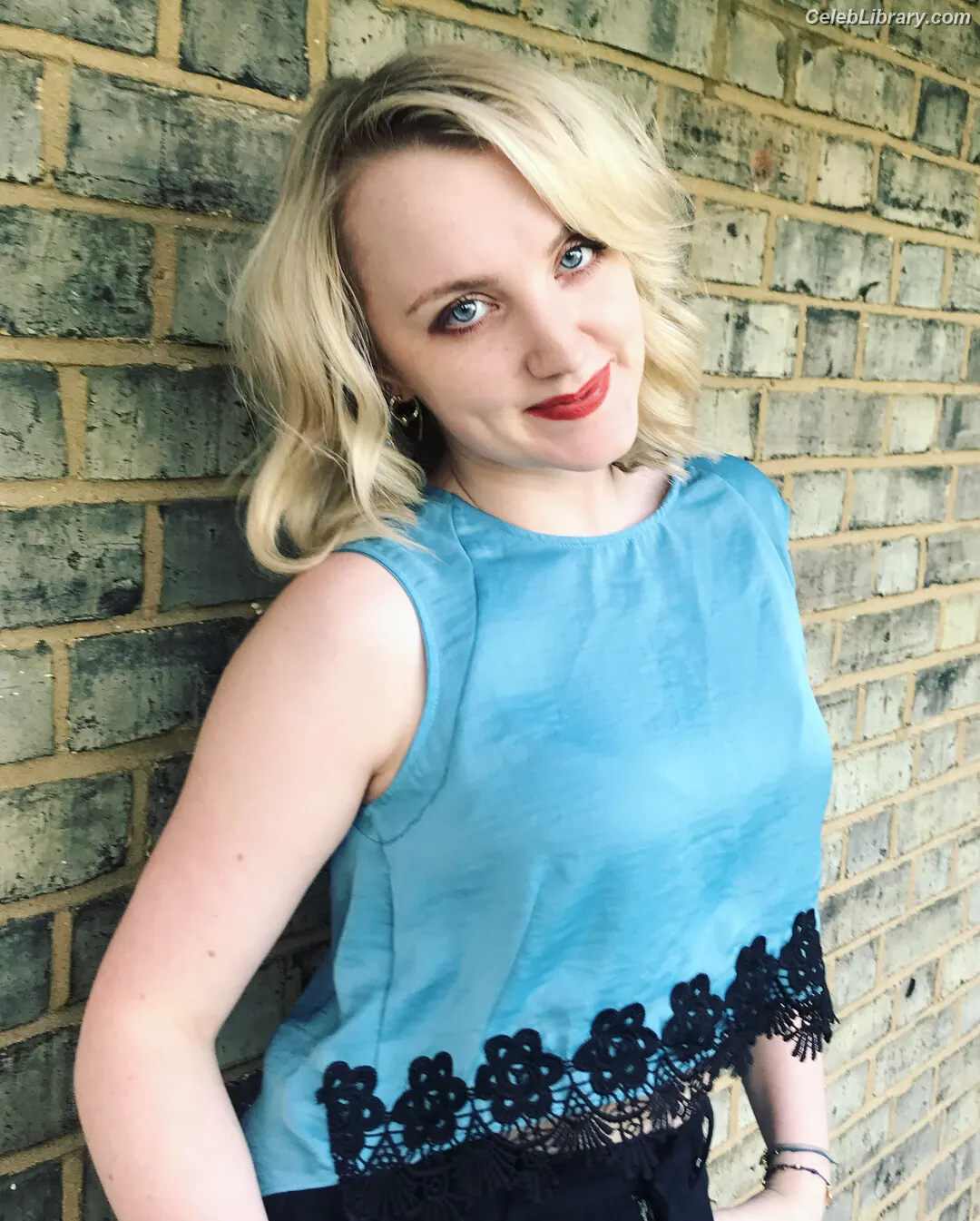 Evanna Lynch photo 24 of 389