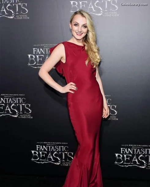 Evanna Lynch photo 13 of 389
