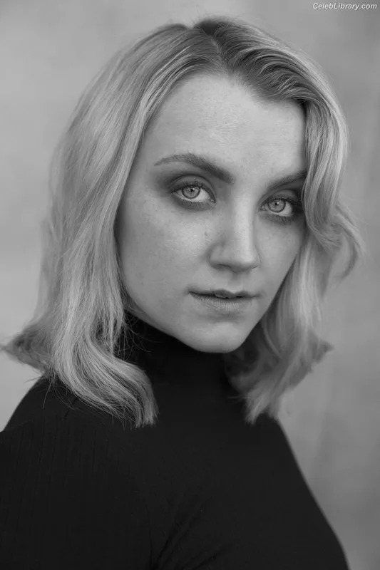 Evanna Lynch photo 15 of 389