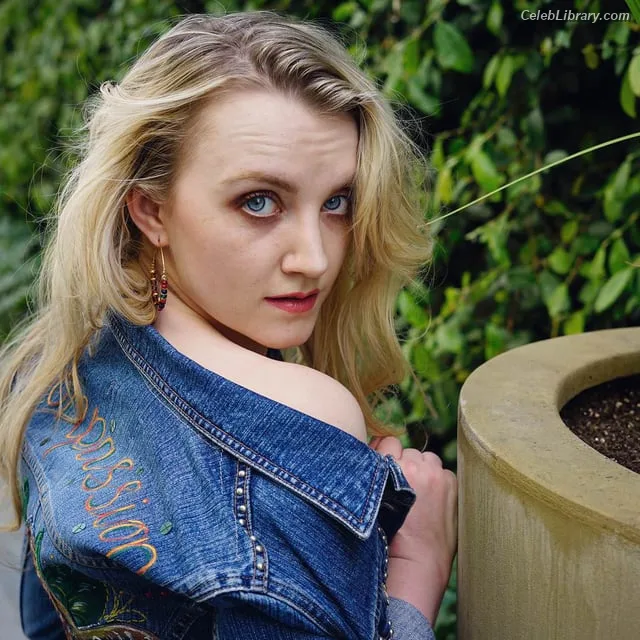 Evanna Lynch photo 16 of 389