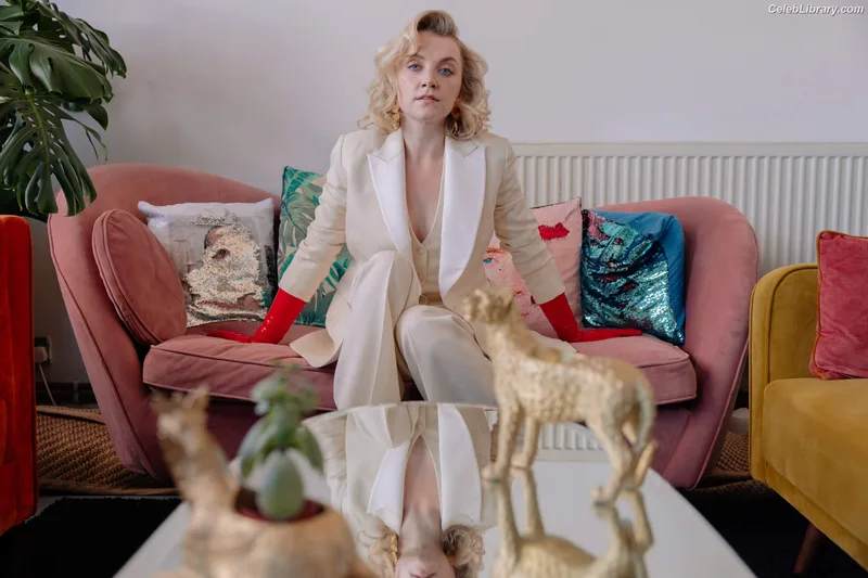Evanna Lynch photo 19 of 389