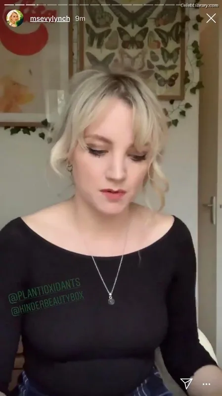 Evanna Lynch photo 10 of 389