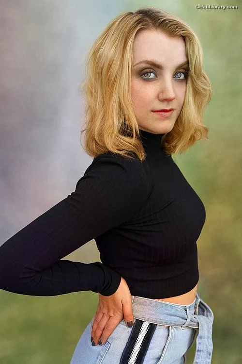 Evanna Lynch photo 20 of 389