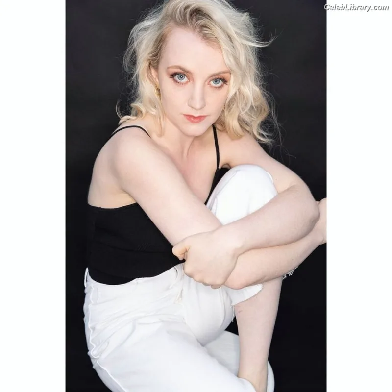 Evanna Lynch photo 6 of 389