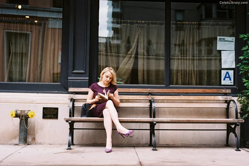 Evanna Lynch photo 10 of 389