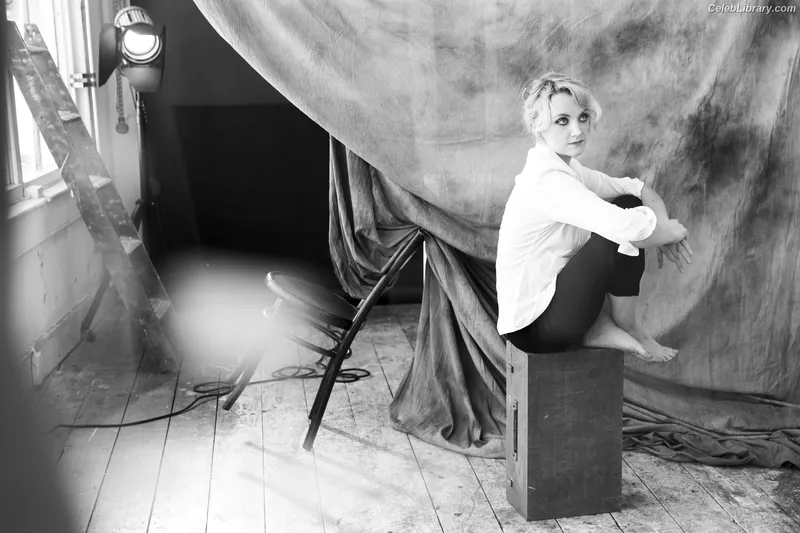 Evanna Lynch photo 13 of 389