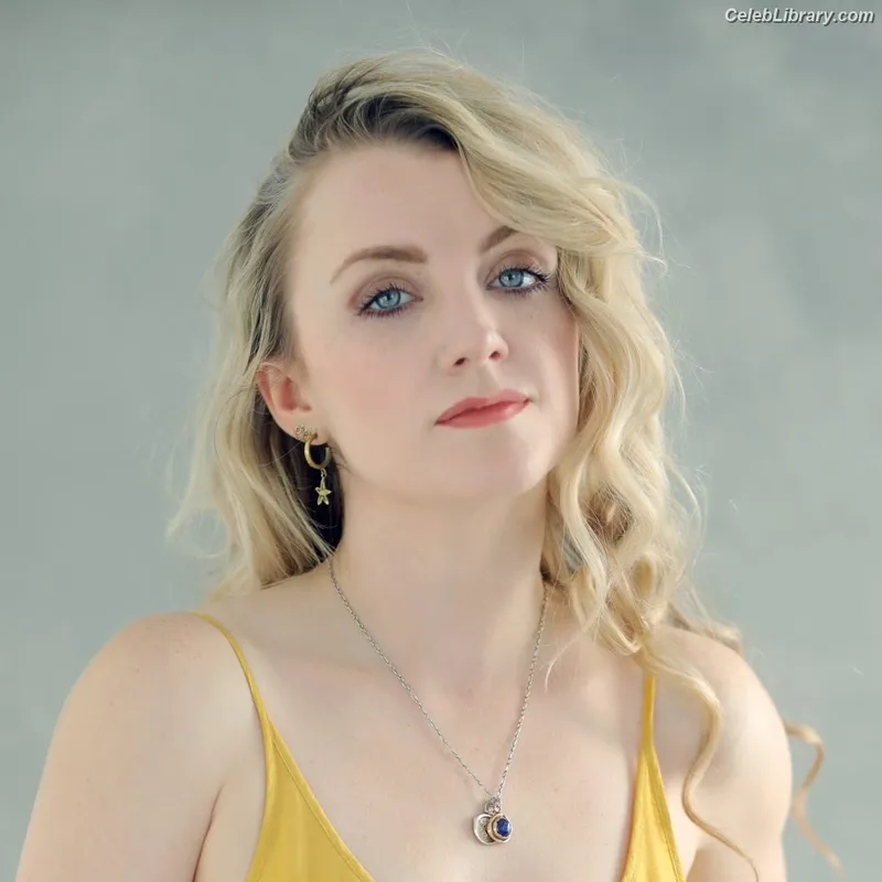 Evanna Lynch photo 14 of 389