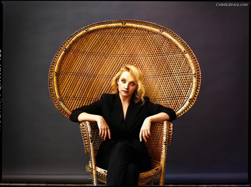 Evanna Lynch photo 4 of 389