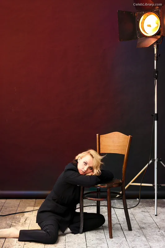 Evanna Lynch photo 6 of 389