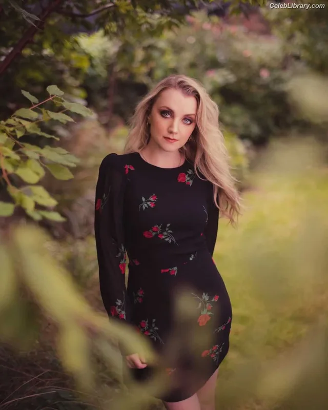 Evanna Lynch photo 13 of 389