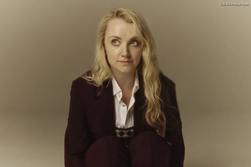 Evanna Lynch photo 19 of 389