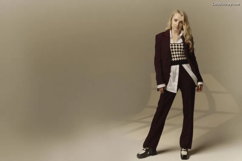 Evanna Lynch photo 23 of 389