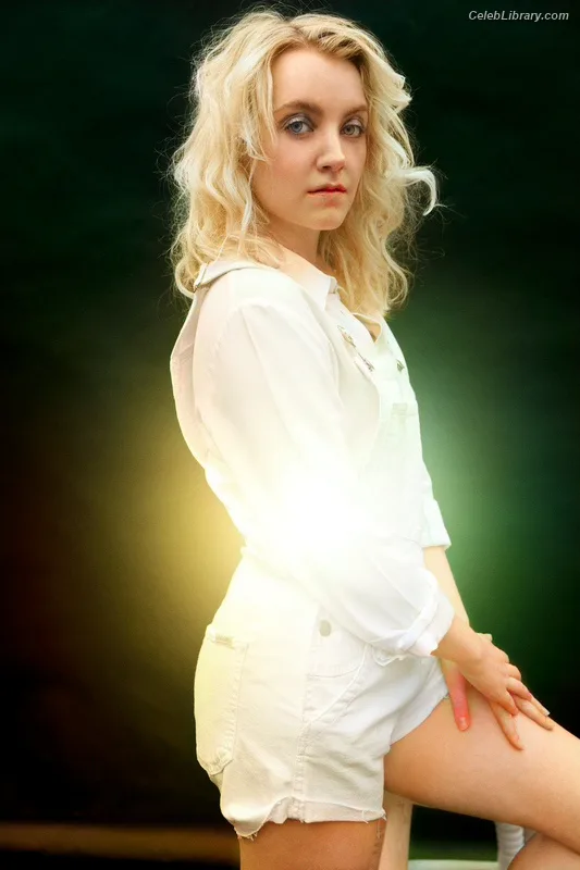 Evanna Lynch photo 2 of 389