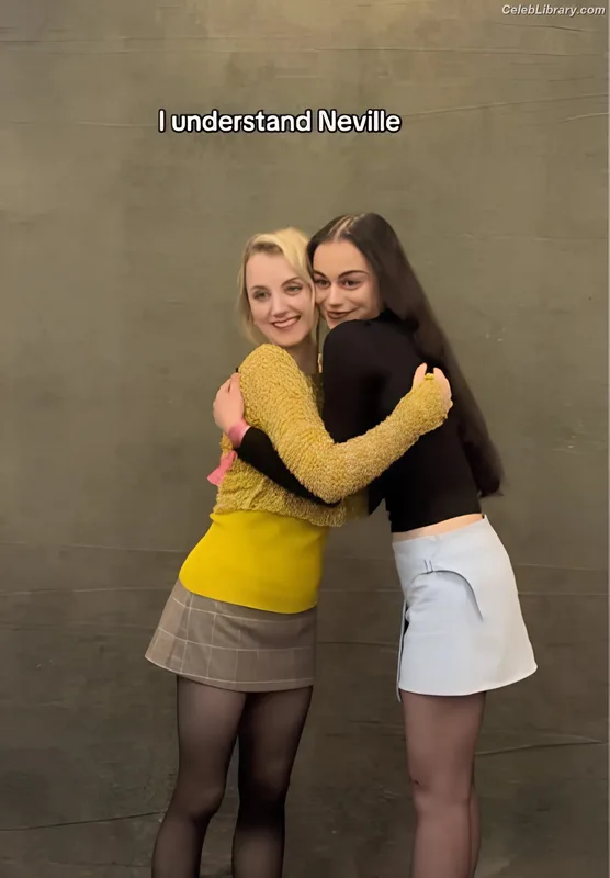 Evanna Lynch photo 5 of 389