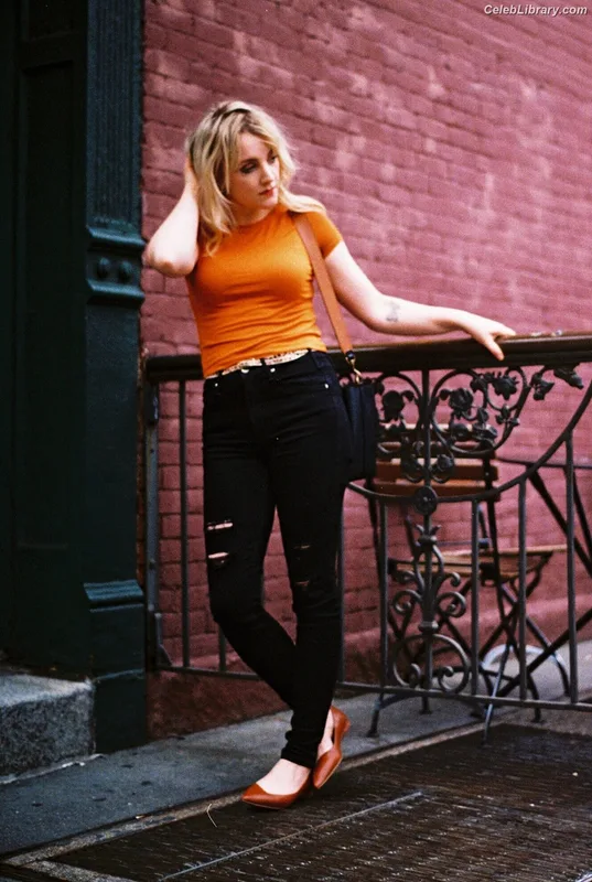 Evanna Lynch photo 7 of 389