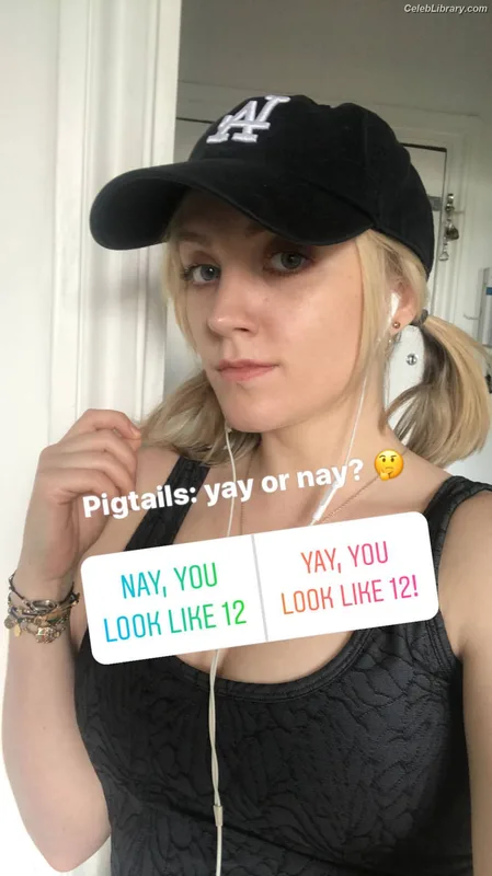 Evanna Lynch photo 17 of 389