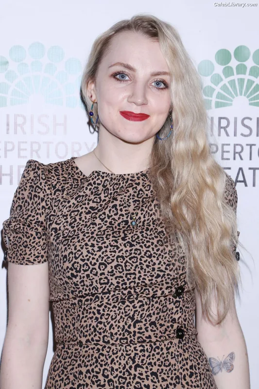 Evanna Lynch photo 17 of 389