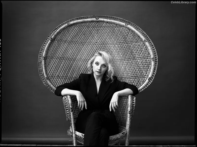 Evanna Lynch photo 13 of 389
